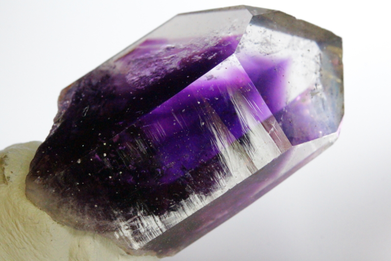 ブランドバーグアメジスト