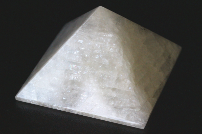 ナトロライトピラミッド