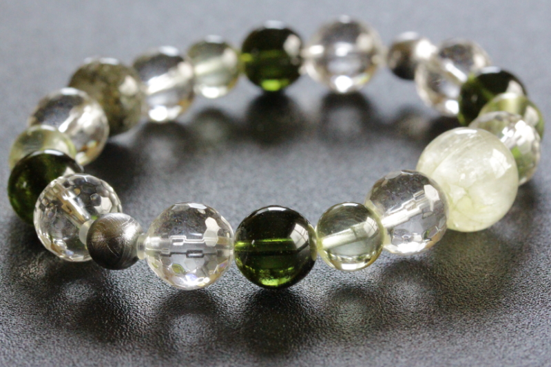 ギベオン　フェナカイト　モルダバイト