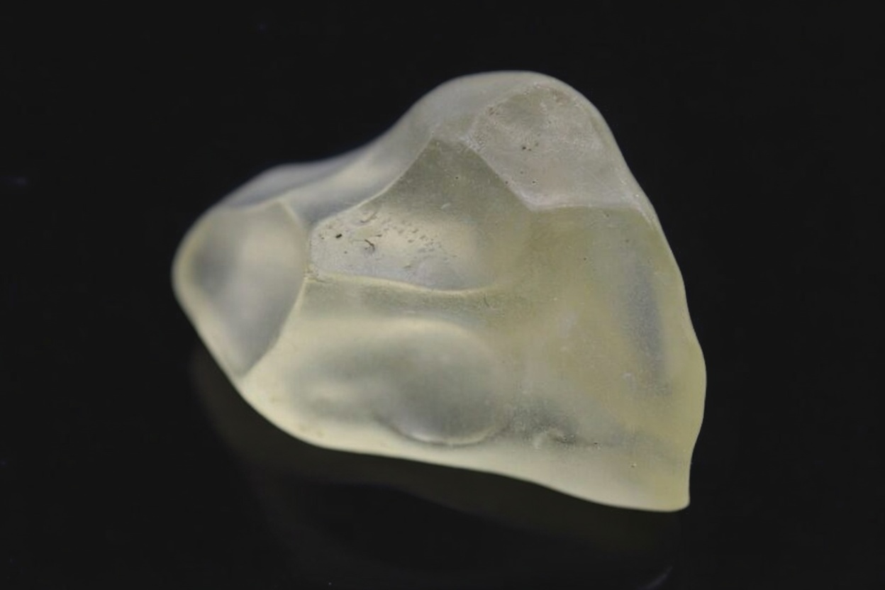 リビアングラス